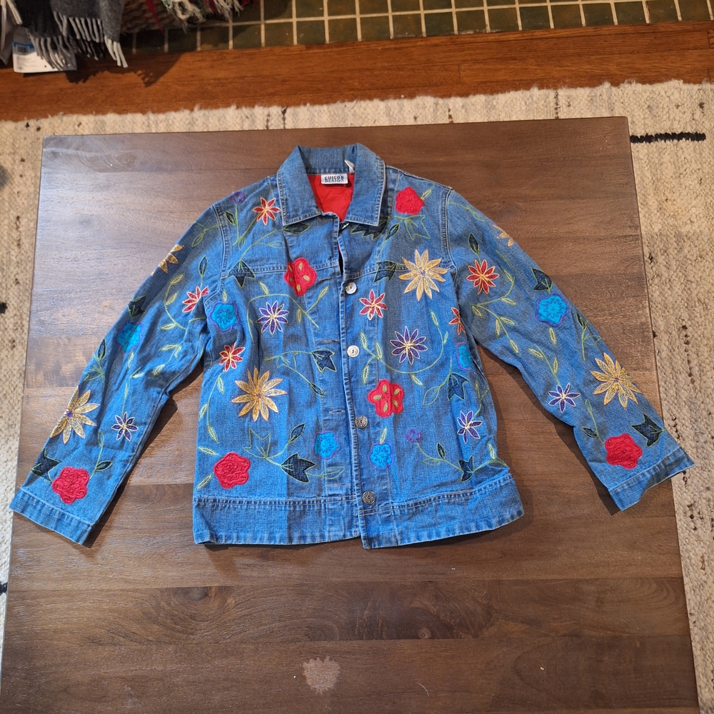 ✨ Vintage Embroidered Floral Denim Jacket ✨